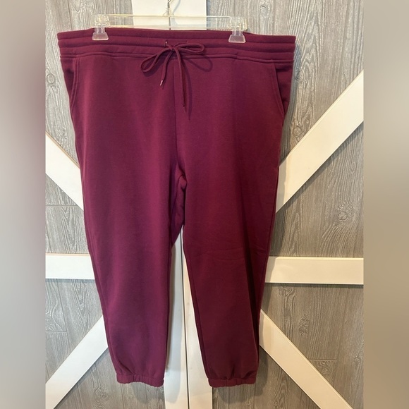 B057. Just Be maroon sweat pants.NWOT 3X - Picture 2 of 3